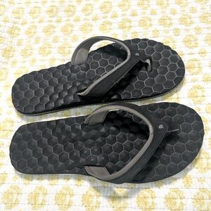The North Face Base Camp Black and Gray Flip Flops Size 7